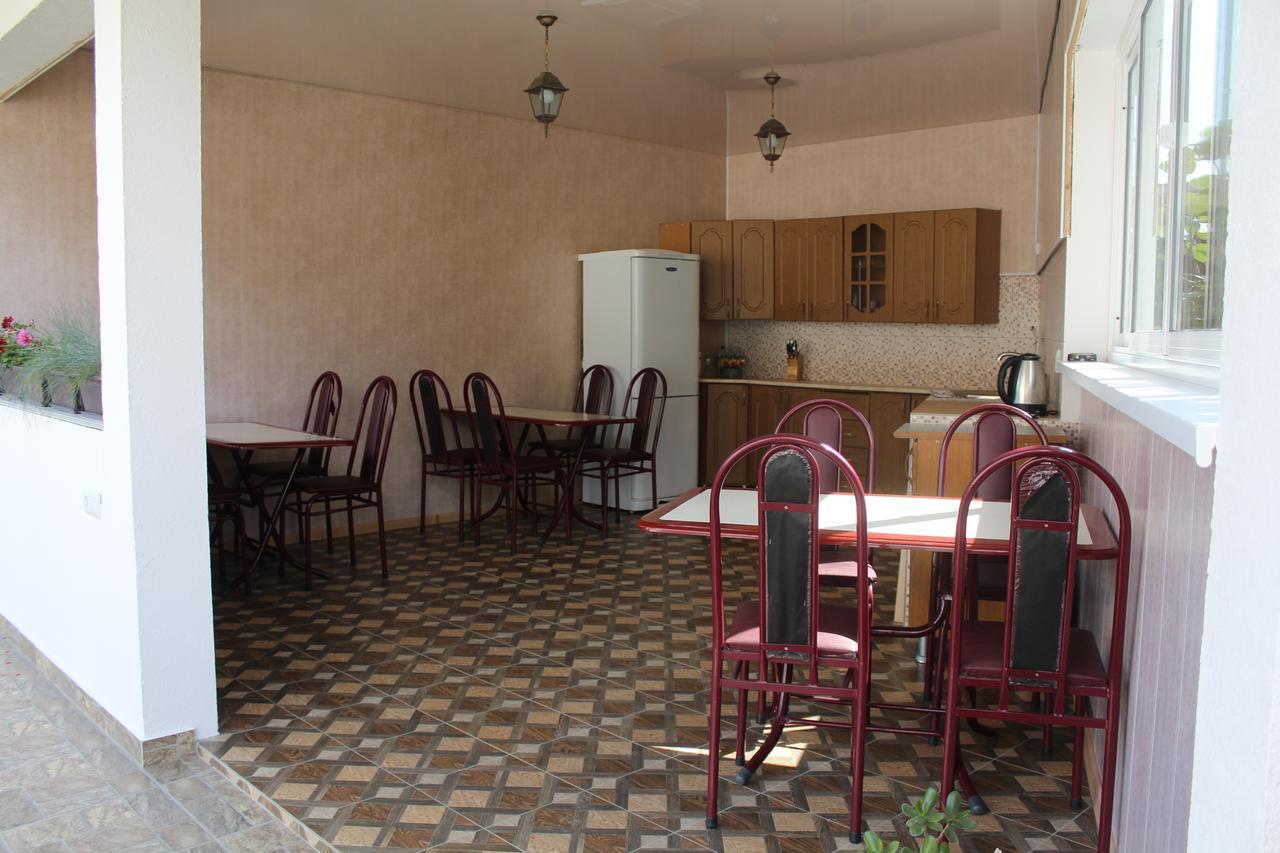 Guest House U Aleny ガグラ エクステリア 写真