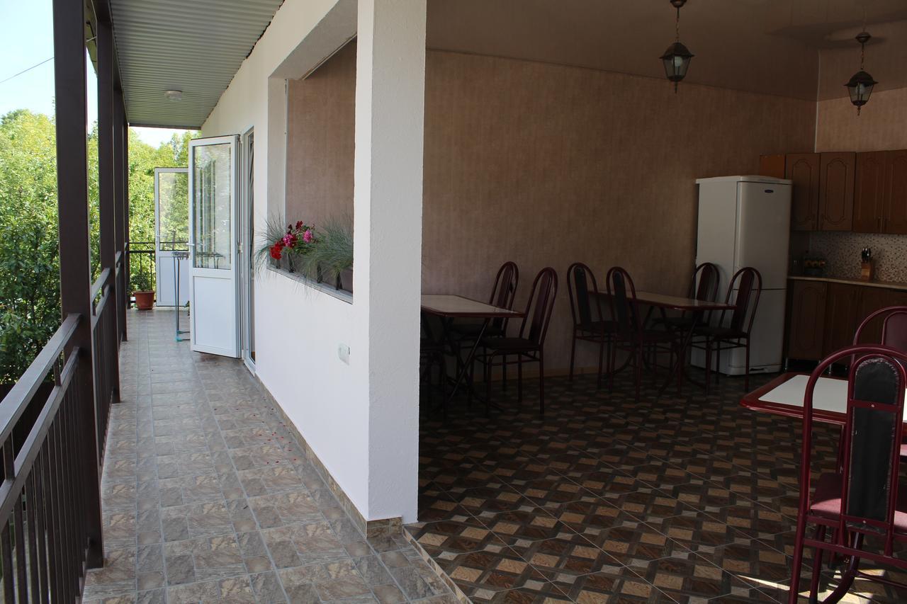 Guest House U Aleny ガグラ エクステリア 写真